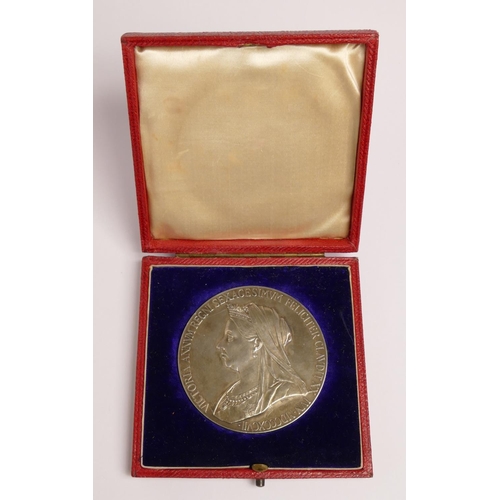 271 - A Queen Victoria 'silver issue' commemorative Diamond Jubilee medal, 1837-1897, struck with her 'you... 