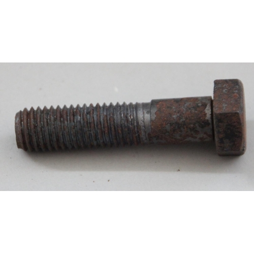 286 - A British WWII type SOE secret message bolt, the head unscrews to reveal a hidden chamber, 7cm.