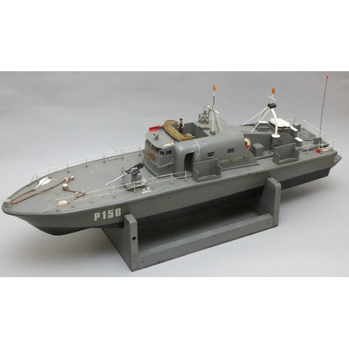 371 - A Vosper Perkasa P150 static model, 93cm, and two other static model boats, 90cm and 61cm (3).