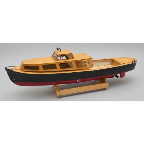 371 - A Vosper Perkasa P150 static model, 93cm, and two other static model boats, 90cm and 61cm (3).