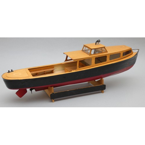 371 - A Vosper Perkasa P150 static model, 93cm, and two other static model boats, 90cm and 61cm (3).