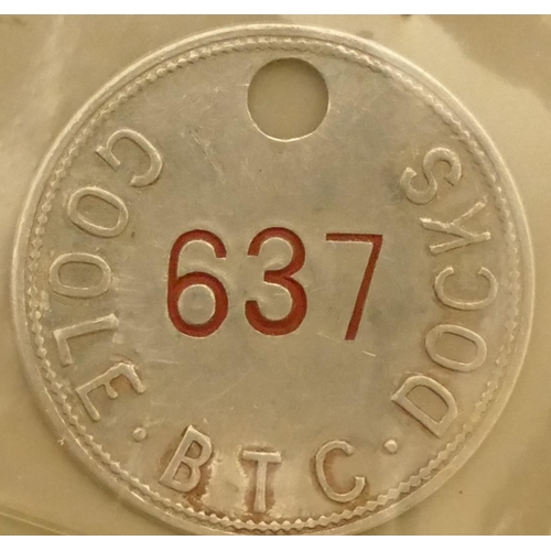 334 - Brian Masterman Collection; A Goole L. & Y.R. Co railway pay token, number 371 and 7 Goole dock pay ... 