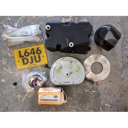 175 - Velocette LE shaft and gearbox parts, together with Harley-Davidson NOS oil pan, part number 26071-9... 