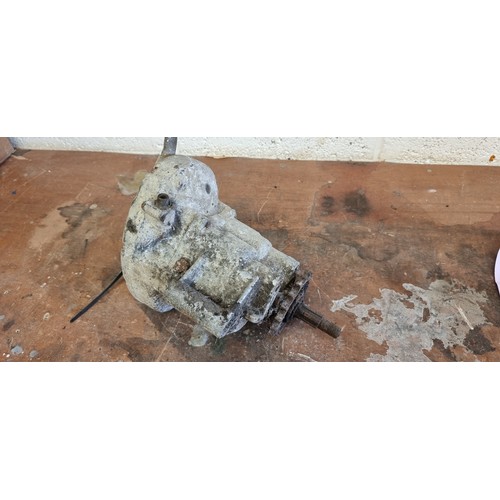 177 - An unknown gearbox, serial number 6B5J54