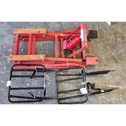 190 - A KMS 1500lbs hydraulic bike lift and two AJS/Matchless bike carriers.