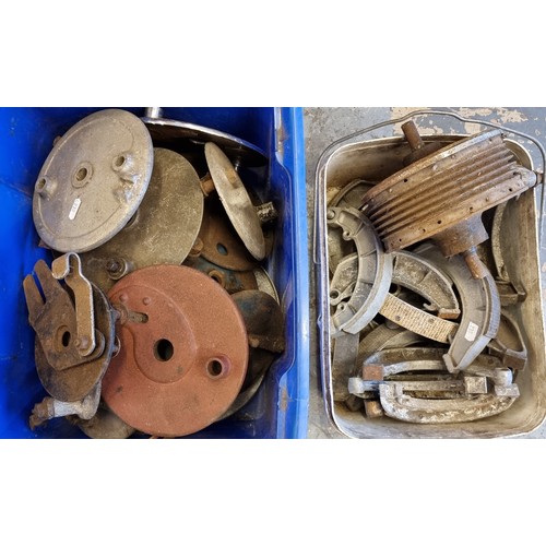 198 - A quantity of British hubs and brake parts (2)