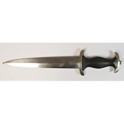 214 - A German Third Reich Waffen SS dagger, inscribed to blade and marked RZM M7/29, for Klittermann & Mo... 