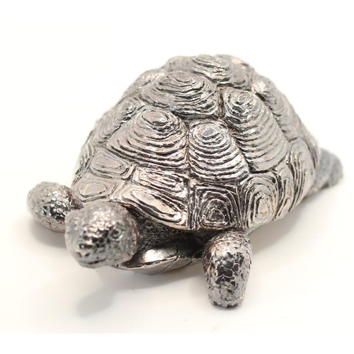 14 - A silver model of a tortoise, London import 1992, 7.5 x 5cm, 82gm
