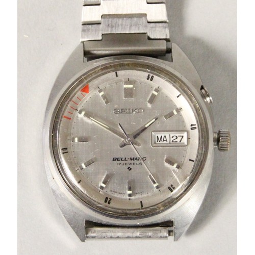 83 - Seiko Bell-Matic stainless steel alarm/day/date automatic gentleman's wristwatch, ref 4006-6011, c.1... 