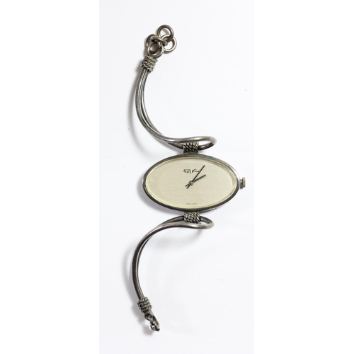 86 - Roy King, a silver manual wind ladies wristwatch, London London 1973, oval silvered dial, 17 jewel S... 