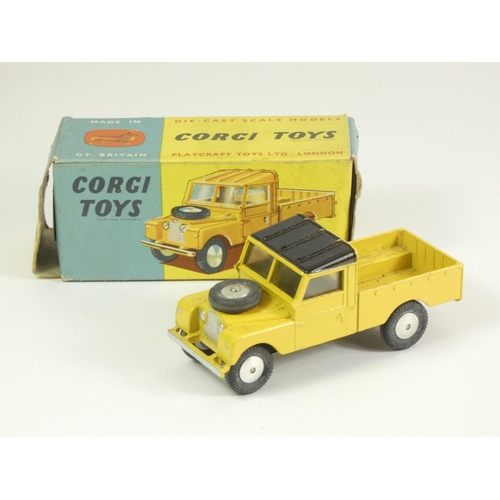 81 - A Corgi 406 Land Rover (109 WB), playworn, original box