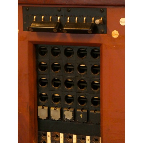 138 - A private manual branch exchanges Switchboard CB 873 MK7, dated between 1953 and 1962, 10cm x 50cm x... 