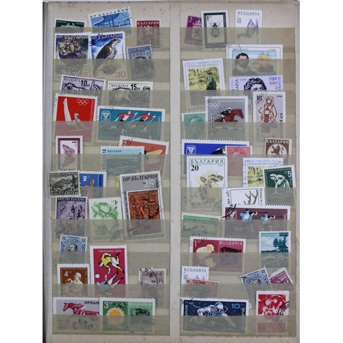 231 - World stamps, presentation packs and catalogues