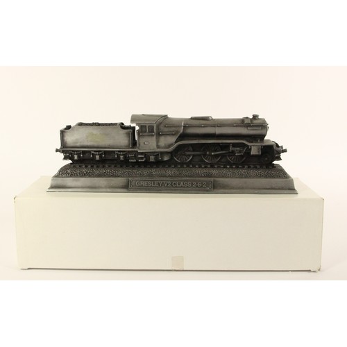 16 - A die-cast display model of L.N.E.R V2 class 2-6-2 locomotive 'Green Arrow', 9 x 28 cm, (boxed)