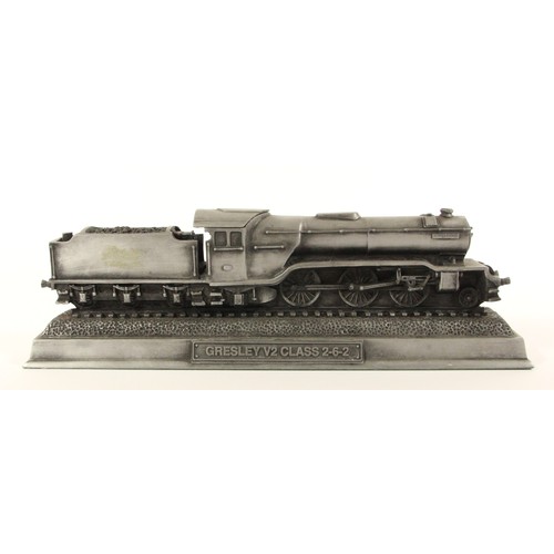 16 - A die-cast display model of L.N.E.R V2 class 2-6-2 locomotive 'Green Arrow', 9 x 28 cm, (boxed)