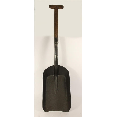 92 - A G.W.R coal shovel stamped 1945