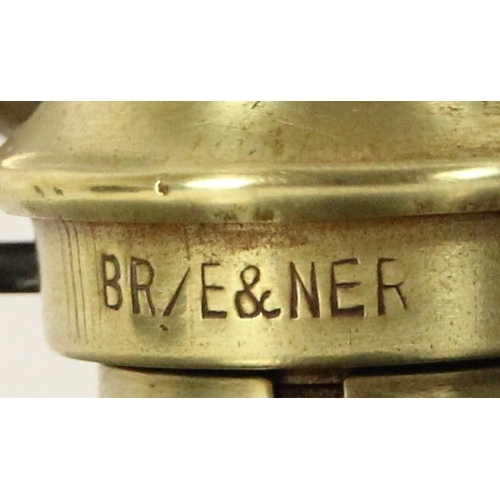162 - A B.R/S.R 3 aspect handlamp, case marked B.R with S.R. plaque, complete with burner stamped BR/E& N.... 