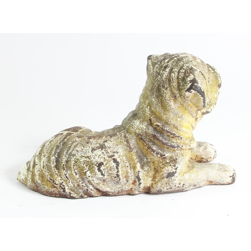 76 - A Victorian cast iron model of a Bulldog, 21 x 13cm