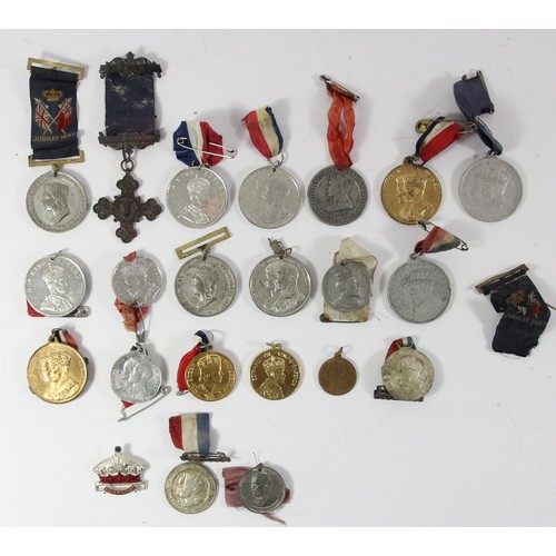 297 - A collection of Royal commemorative medals, to include two Victorian 1887 medals, a Edward VII and A... 