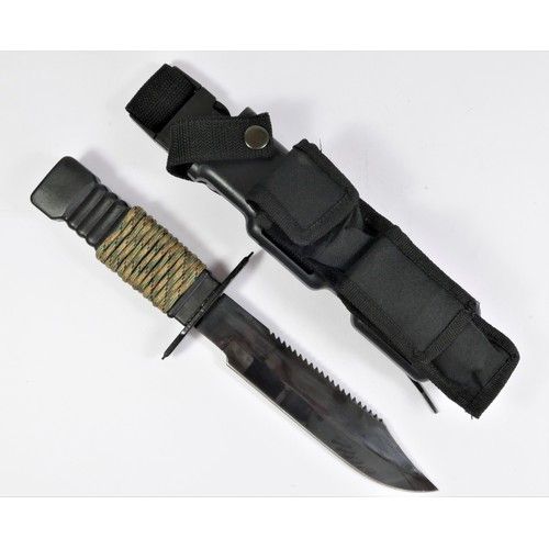 305 - A Special Force Knife, made in Taiwan, contains a Bowie style knife, 18.5 cm blade, 12.5cm grip, poc... 