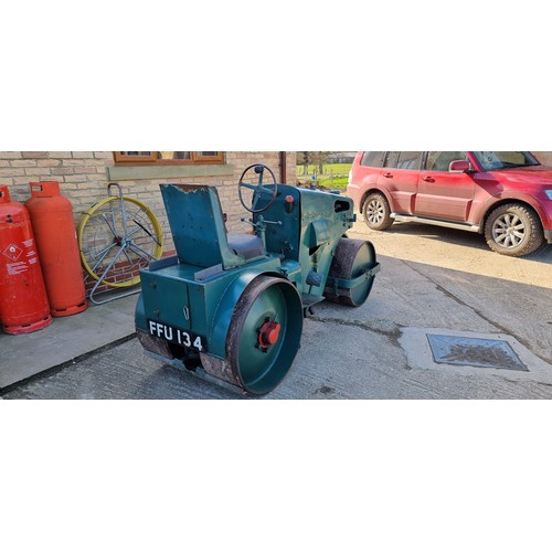 302 - 1948 Aveling Barford GA roller. Registration number FFU134 (not on DVLA records). Serial number GA 0... 