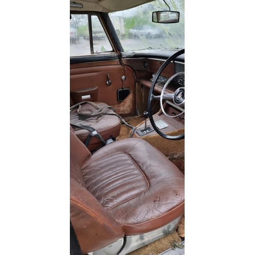 410 - 1973 Rover P5B, 3,528cc. Registration number NCX 10M (see text). Chassis number 84010276D. Engine nu... 