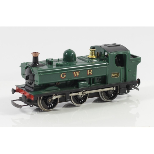 11 - A Mainline Railways OO gauge locomotive to include, L.M.S 5530 Sir Frank Ree locomotive & tender, to... 