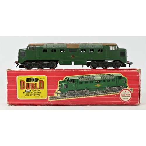 14 - A collection of Hornby Dublo 2-rail OO gauge model railway to include, 2-6-4 tank locomotive 2218 (b... 