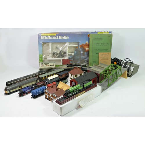 15 - A quantity of OO gauge model railway to include, Hornby Railways Midland Belle, coaches, track, acce... 