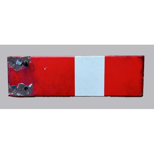 69 - A red and white signal arm, 53 x 16 cm