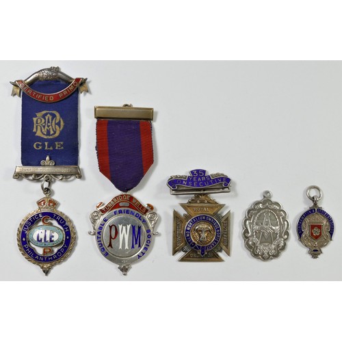78 - A silver Sheffield Equalized Independent Druids jewel, a silver & enamel Northampton & District Eist... 