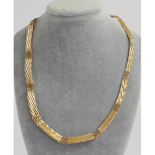 159 - An Italian 18ct gold ribbed panel and box link necklace, by Gori, Italian control marks, maker 389 A... 