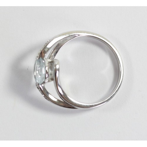 166 - A 9ct white gold aquamarine and diamond dress ring, N 1/2, 3.1gm