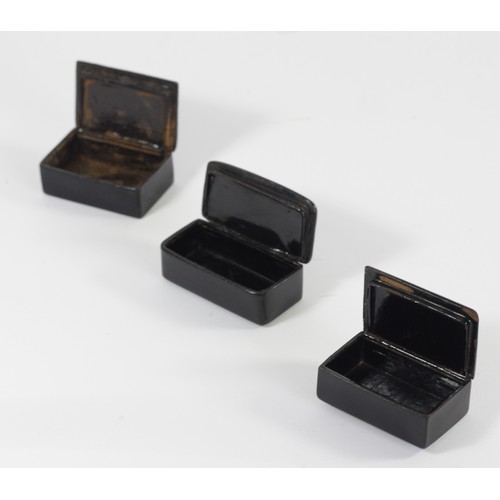 190 - Three 19th century Papier Mache snuff boxes, one with mother of pearl inlay, 6 x 3 x 2cm (3)