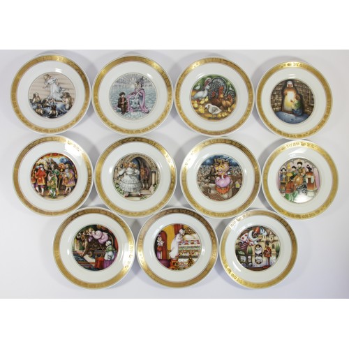 262 - Royal Copenhagen, a collection of 11 Hans Christian Anderson plates, c.1975, design 9628, 19cm.