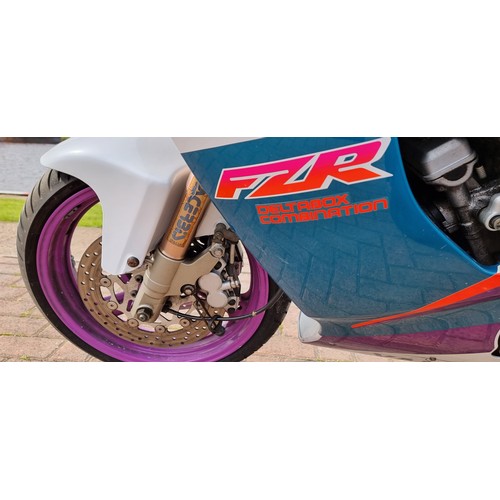 437 - 1994 Yamaha FZR 600R, 599cc. Registration number M46 GRH. Frame number 4JH 005125. Engine number 4JH... 