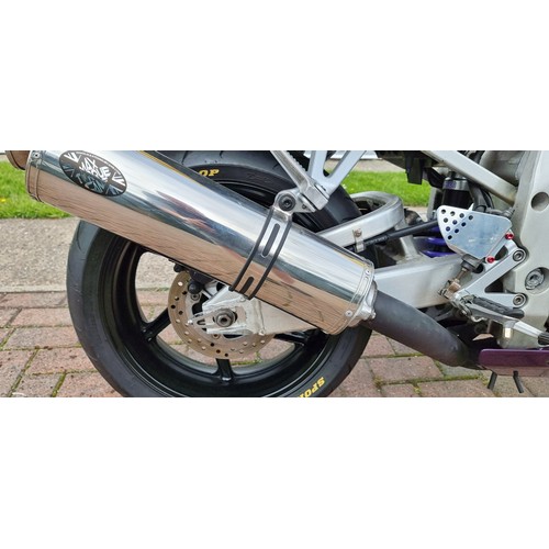 441 - 1997 Honda CBR900RR Fireblade, 919cc. Registration number R194 DRP. Frame number JH2SC33A 2VM106740.... 