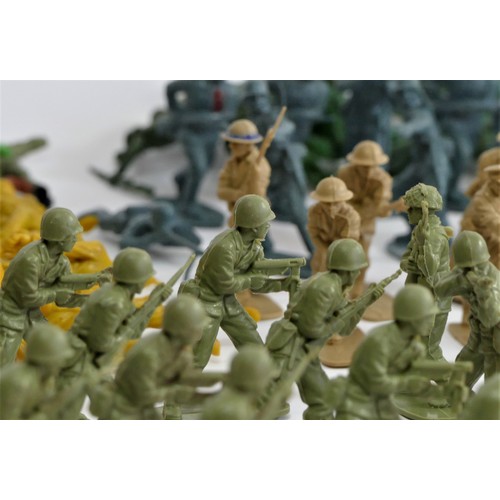 220 - Over 120 plastic infinitary soldiers, unpainted