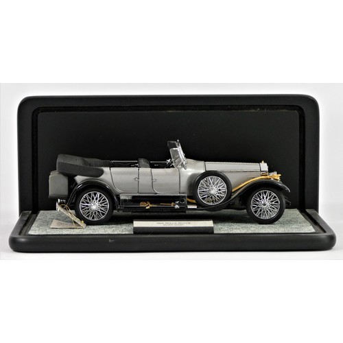 233 - Three Franklin Mint models, Rolls Royce, 1:24 scale, to include a 1929 Rolls Royce Phantom I (presen... 