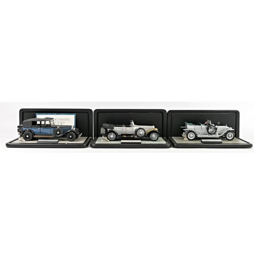 233 - Three Franklin Mint models, Rolls Royce, 1:24 scale, to include a 1929 Rolls Royce Phantom I (presen... 