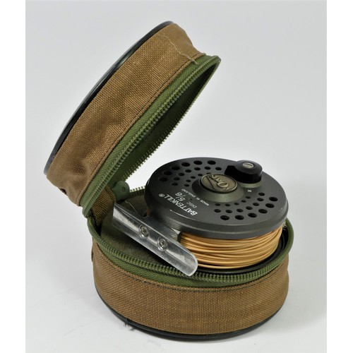 271 - An Orvis Battenkill disc 5/6 fly reel in pouch.