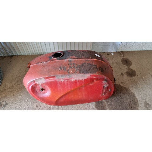 105 - A Honda CB72/72 petrol tank