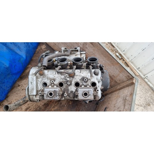 121 - A Kawasaki ZZ-R600 motorcycle engine, c.1993-2006, ZX600FE 000758.
Unknown condition, was a spare fo... 