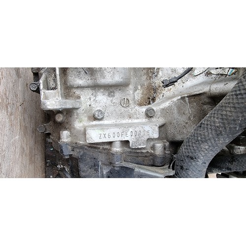 121 - A Kawasaki ZZ-R600 motorcycle engine, c.1993-2006, ZX600FE 000758.
Unknown condition, was a spare fo... 