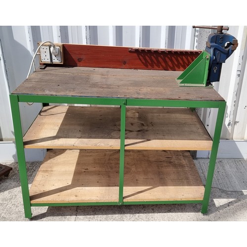 17 - A metal workbench with wood top, mounted with a Record No.3 vice, 117 x 65 x 85cm