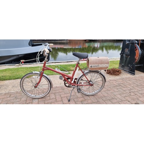 98 - A Dawes commuter bicycle, three gear Sturmey Archer rear hub, shopping basket, 37-400 tyres