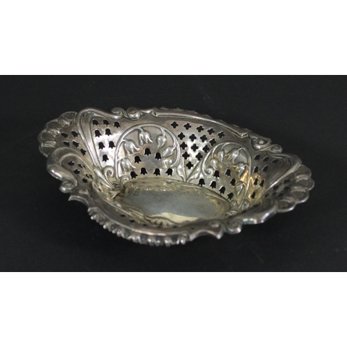 113 - A Scottish silver bon bon dish, Glasgow 1902, 15 x 11cm, 52gm