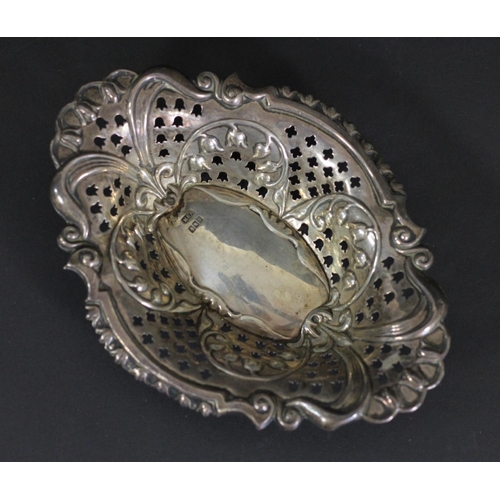 113 - A Scottish silver bon bon dish, Glasgow 1902, 15 x 11cm, 52gm