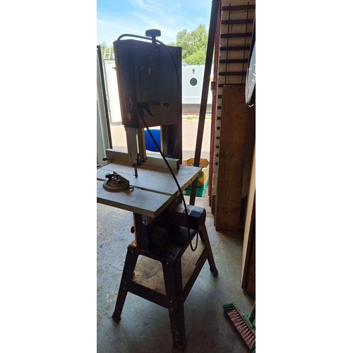 29 - A DeWalt DW876 band saw, c.2001. https://www.amazon.co.uk/DeWalt-Dw876-230V-Bandsaw-300/dp/B0001IWFH... 