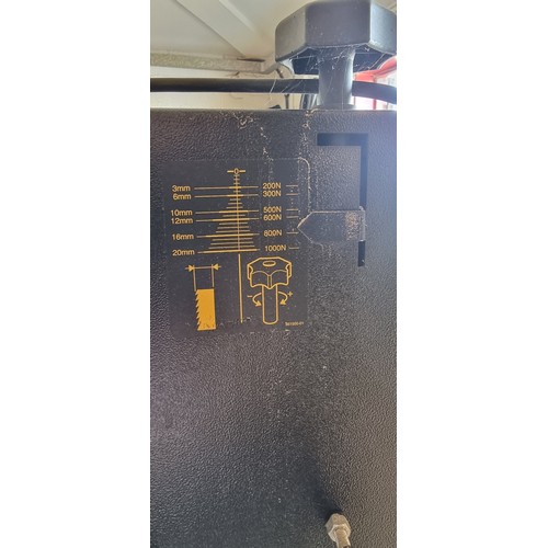 29 - A DeWalt DW876 band saw, c.2001. https://www.amazon.co.uk/DeWalt-Dw876-230V-Bandsaw-300/dp/B0001IWFH... 